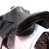 Voltaire Essentials Monoflap Jump saddle, 17" Black, Adjustable (SKU346)
