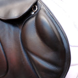 Voltaire Essentials Monoflap Jump saddle, 17" Black, Adjustable (SKU346)