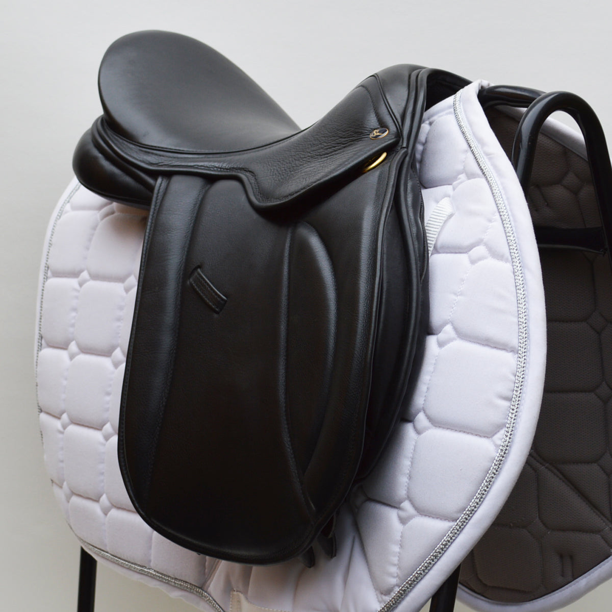 Selle Mixte (GP) Oakfield Saddlery – Taille 17 Medium Wide – Noir – Cuir – Occasion