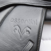 Voltaire Essentials Monoflap Jump saddle, 17" Black, Adjustable (SKU346)
